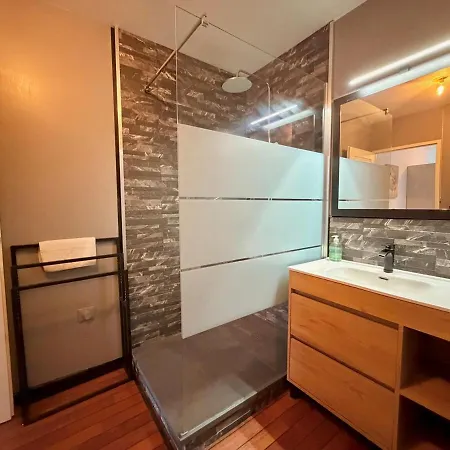Delmas - T2 Avec 1 1 Salle De Bain *